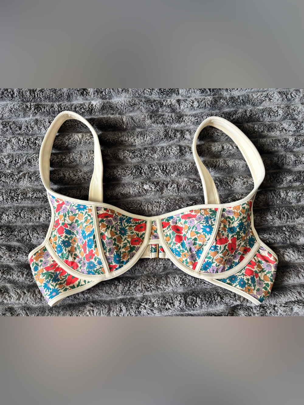 Montce Floral Underwire Swim Top in Cream with Multicolor Print Size XL
